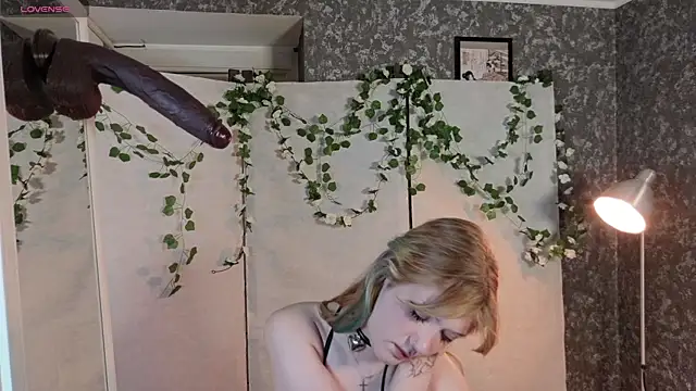 Snapshot of Lina_Wi chatting on 06.20.26 Lina Wi online show from 06.20.26