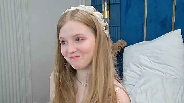 Snapshot of LilianHowards chatting on 06.12.26 LilianHowards online show from 06.12.26