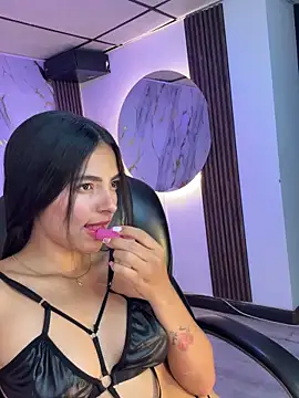 Hannawells  online show from 04.23.26