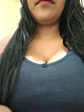 Snapshot of Newragini chatting on 04.22.26 Newragini online show from 04.22.26