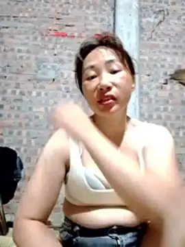 Snapshot of Tieuthu2 chatting on 04.22.26 Tieuthu2 online show from 04.22.26