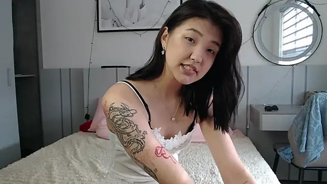 Maiaxoxo online show from 04.24.26