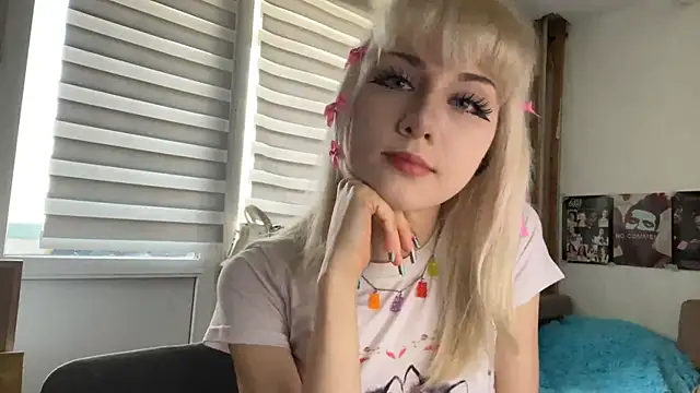 CuddlePopX online show from 04.17.26