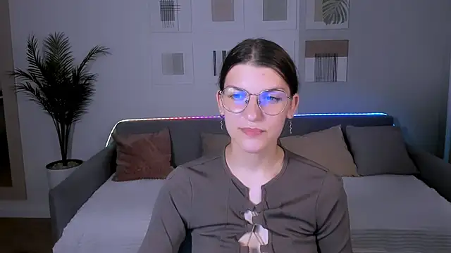 Snapshot of AnnaThorne chatting on 05.16.26 AnnaThorne online show from 05.16.26