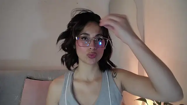 Snapshot of LunaVice_ chatting on 06.18.26 LunaVice online show from 06.18.26