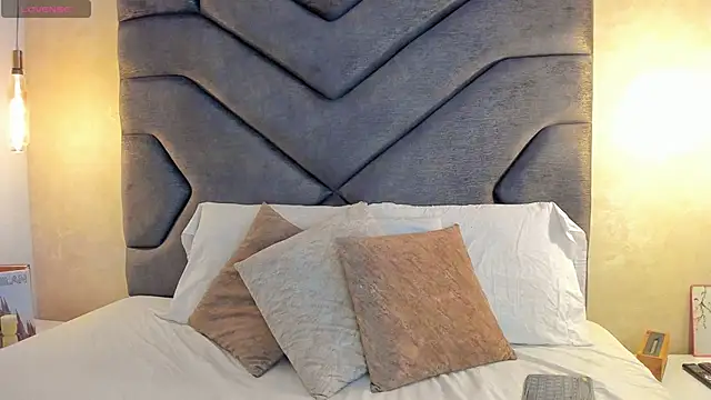 Bibiana honey online show from 04.24.26