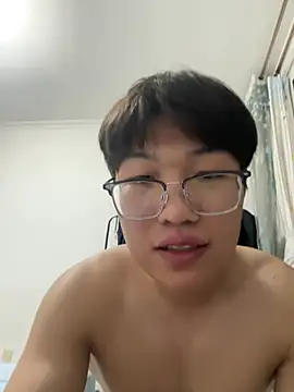Snapshot of Ycen_ chatting on 05.11.26 Ycen online show from 05.11.26
