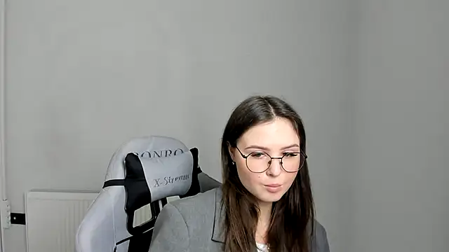 Regina cute  online show from 05.04.26