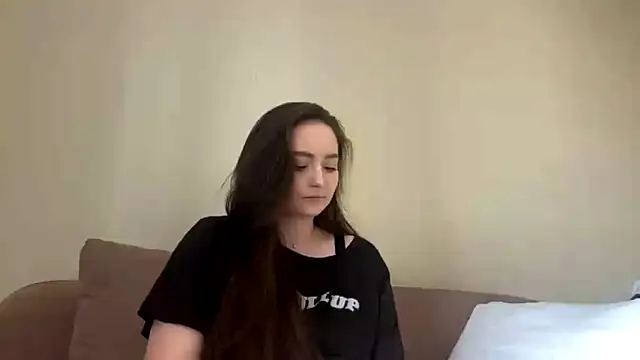 Emilly Cart online show from 04.22.26