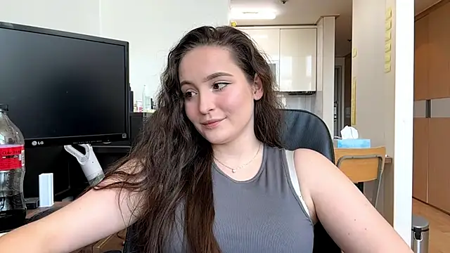 Snapshot of Emilly_Cart chatting on 05.15.26 Emilly Cart online show from 05.15.26