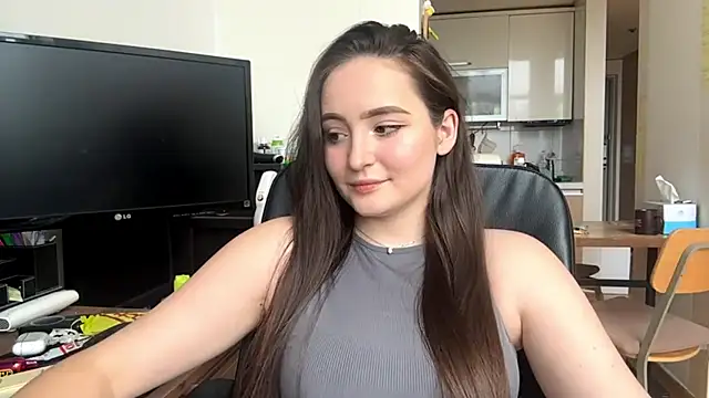 Snapshot of Emilly_Cart chatting on 05.20.26 Emilly Cart online show from 05.20.26