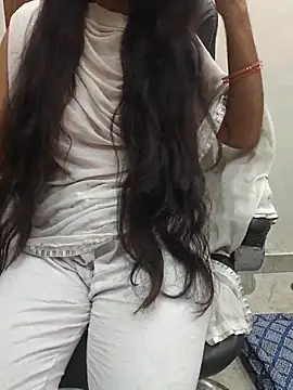Snapshot of SEEMA_333 chatting on 04.18.26 SEEMA 333 online show from 04.18.26