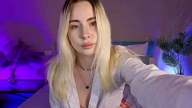 Bella crazyy online show from 04.19.26