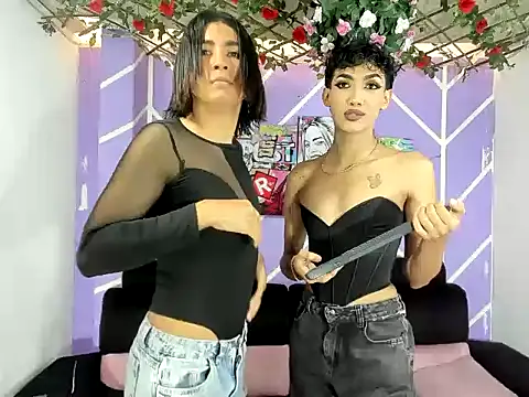 Snapshot of DAHNE_HOT_ chatting on 04.27.26 DAHNE HOT online show from 04.27.26