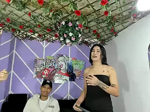 Snapshot of DAHNE_HOT_ chatting on 06.04.26 DAHNE HOT online show from 06.04.26