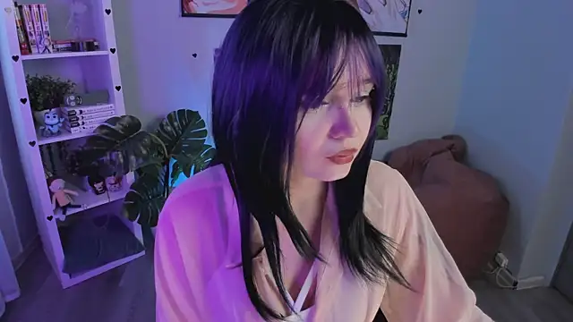 Tomie Kawakami online show from 04.21.26