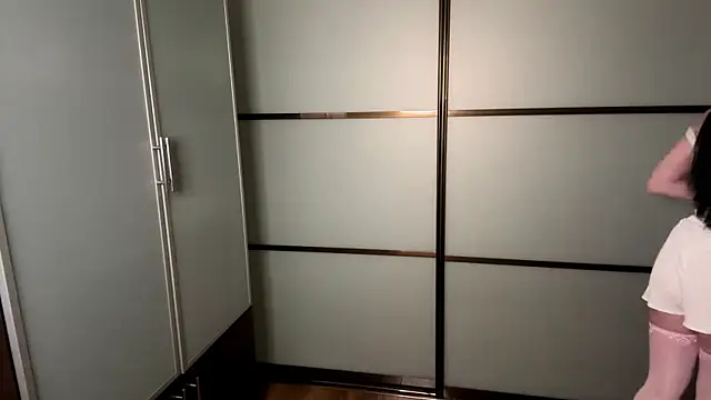 peachlunne online show from 04.19.26