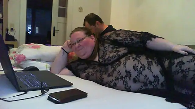 NicciundHerr online show from 04.20.26