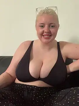 Princessnorth  online show from 04.22.26