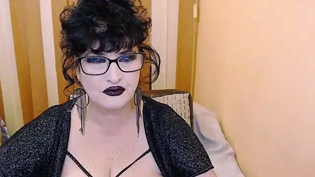 QuuenOfSin online show from 12.12.24