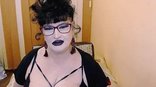 QuuenOfSin online show from 02.05.25