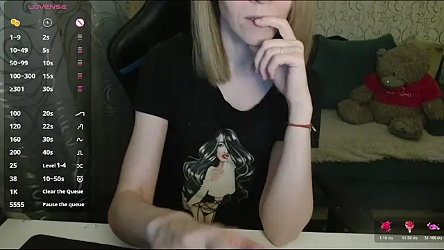  AlliceCullen  online show from 04.22.26