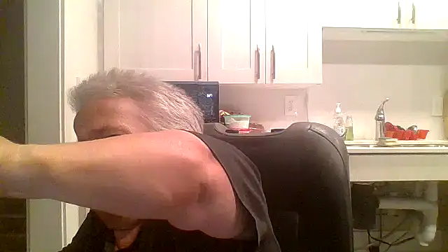 Snapshot of smokinhotshorty chatting on 08.01.26 smokinhotshorty online show from 08.01.26