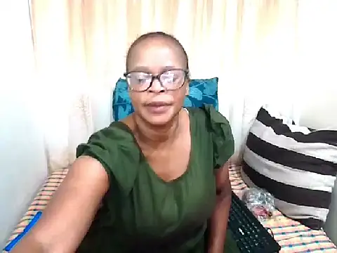 Snapshot of Ebony_Bloom69 chatting on 05.24.26 Ebony Bloom69 online show from 05.24.26
