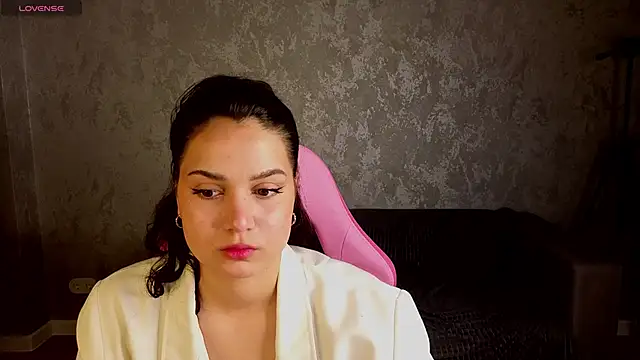 Vivien Ross online show from 05.08.26