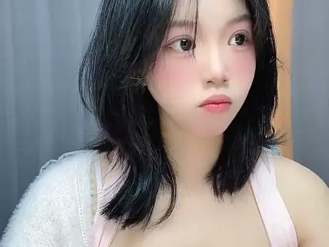 TwinXXyan online show from 04.21.26