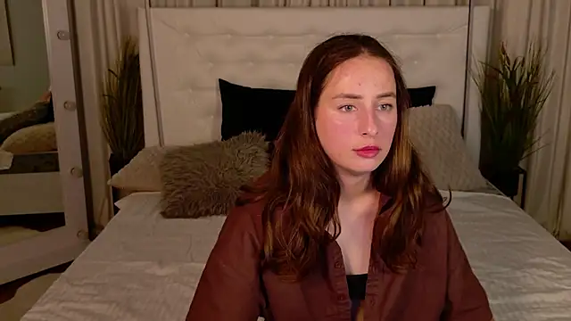 NadinnL online show from 06.17.26