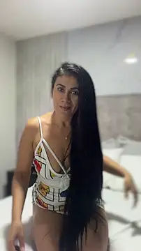 Laia Hills online show from 06.25.26