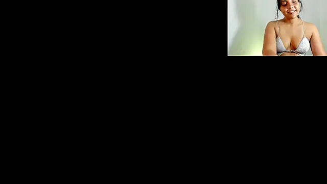 Snapshot of _eilish_ chatting on 06.11.26 eilish online show from 06.11.26