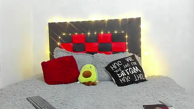 camila valenciia  online show from 04.22.26