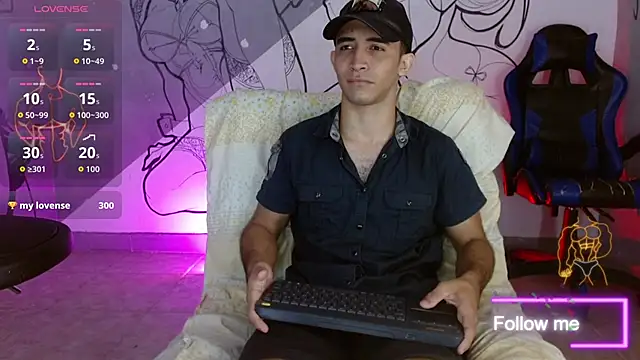 Snapshot of caius_bigcock1 chatting on 06.04.26 caius bigcock1 online show from 06.04.26