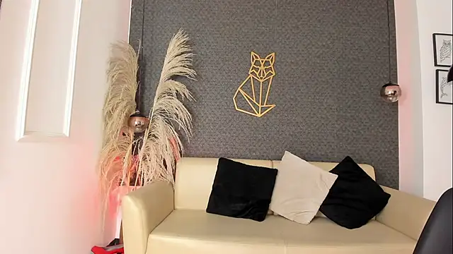 Nina voss online show from 06.14.26