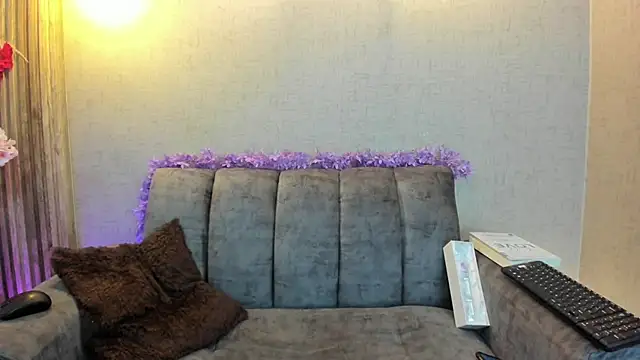 Snapshot of ShantalBr chatting on 06.22.26 ShantalBr online show from 06.22.26
