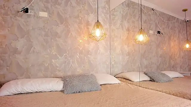 safiya angels online show from 04.21.26