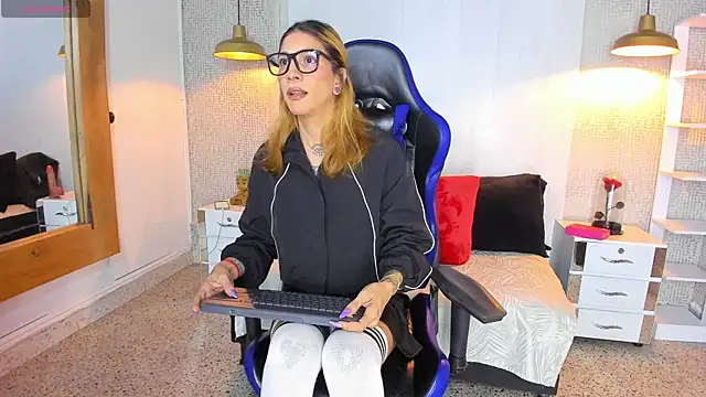 JessieGarvet19 online show from 05.22.26
