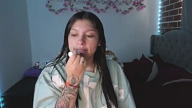 isabella monntolvo online show from 05.21.26