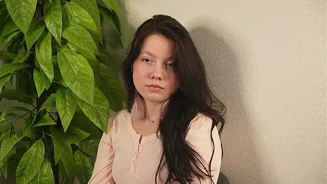 AnikaWohlwend online show from 04.24.26