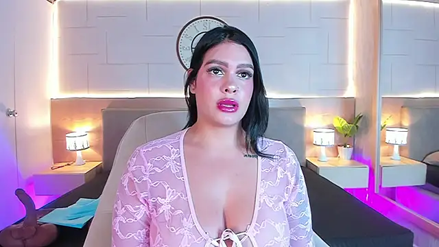 Megan charles  online show from 07.18.26