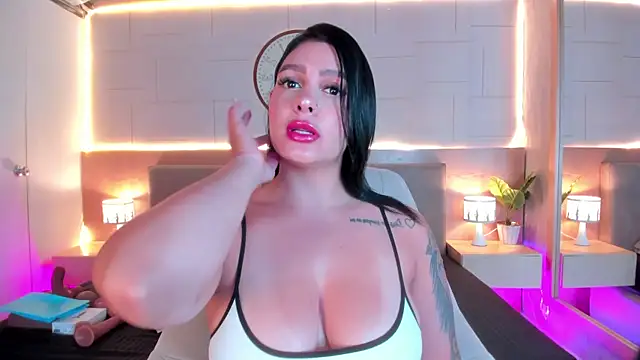 Megan charles  online show from 07.25.26