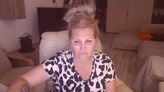 Divineblond online show from 09.18.25