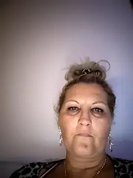 Divineblond online show from 10.13.25