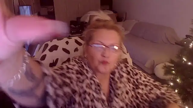 Divineblond online show from 01.11.26