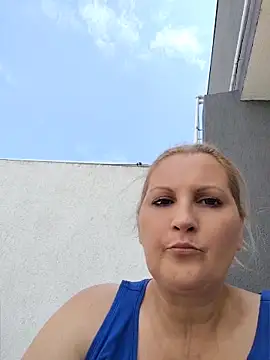 Snapshot of Divineblond chatting on 05.11.26 Divineblond online show from 05.11.26