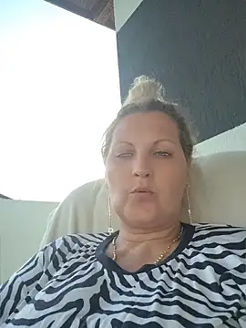 Snapshot of Divineblond chatting on 05.31.26 Divineblond online show from 05.31.26