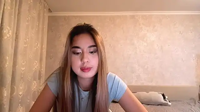 SofiTheTrophy online show from 04.25.26