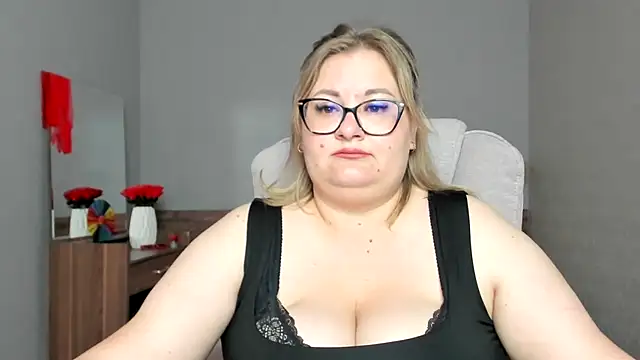 Snapshot of IrenRori chatting on 05.21.26 IrenRori online show from 05.21.26